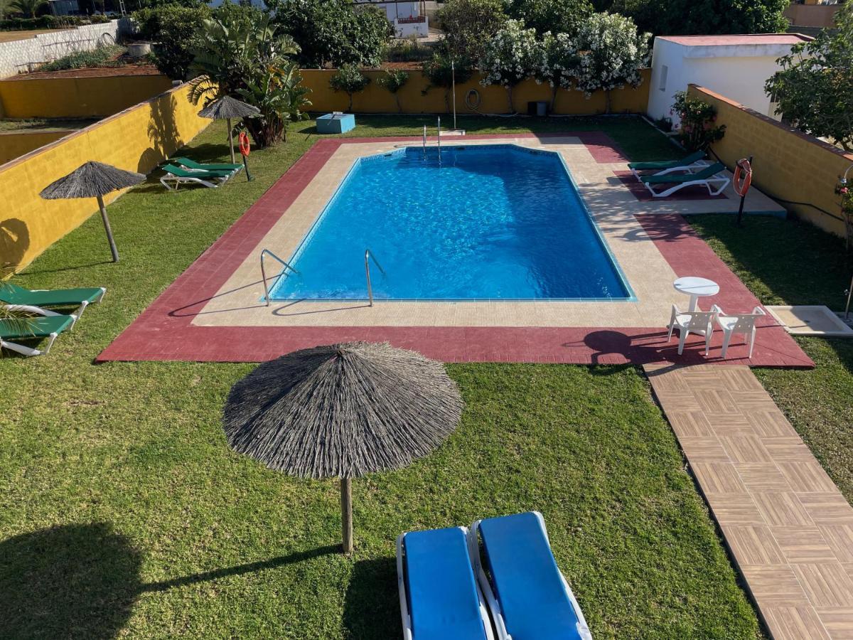 Hostal Del Faro Conil De La Frontera Exterior photo